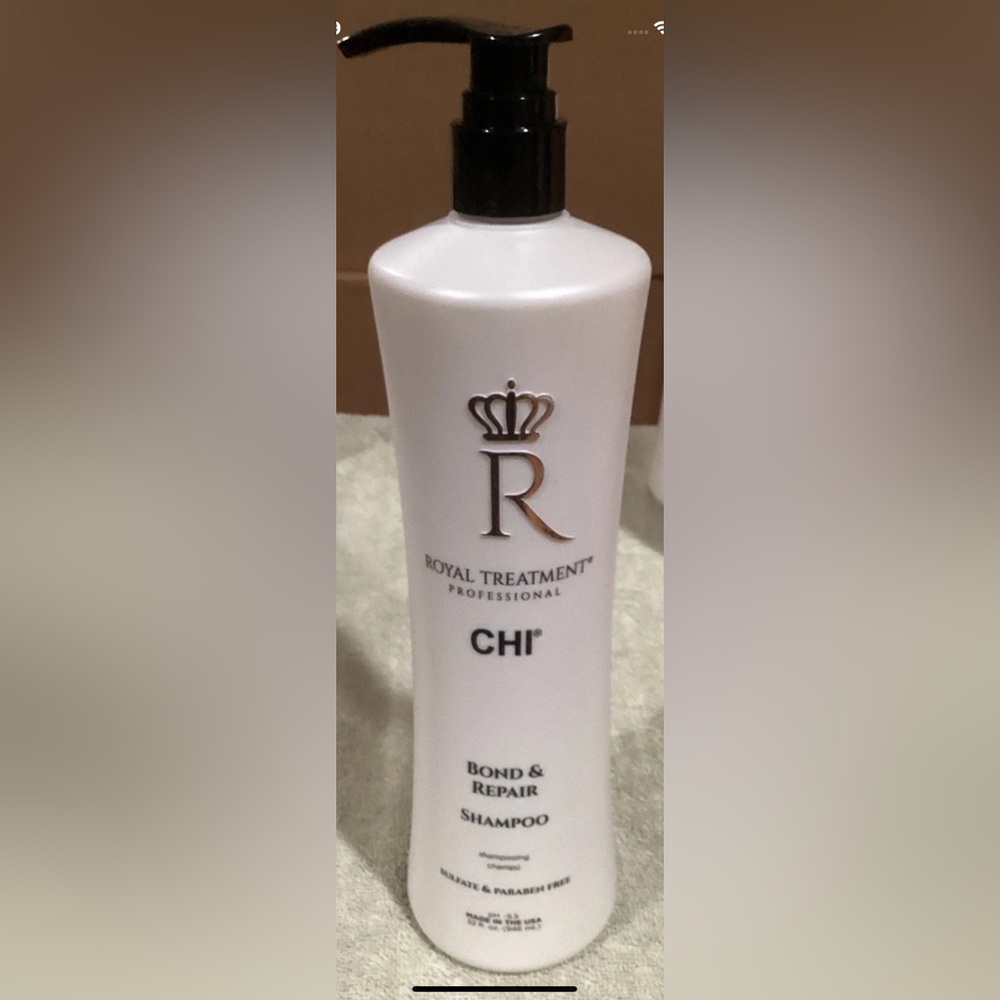 CHI Royal Treatment Bond & Repair
Shampoo - 32oz New